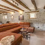 In With Kitchen Tatil Evi Buzet