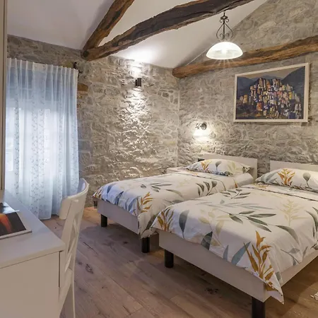 Amazing Home In Buzet *