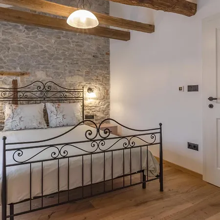 Amazing Home In Buzet *