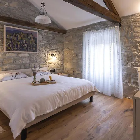 In With Kitchen * Buzet